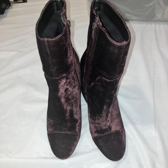 Kendall + Kylie Burgundy Plum Velour Ankle Boots - Picture 2 of 8